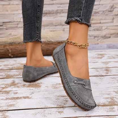 Women’s Vintage Comfort Slip-On Flats – Lightweight & Flexible